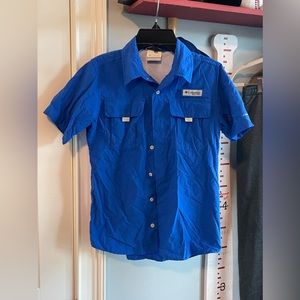 Columbia fishing shirt. Boys size medium. Button down short sleeve shirt.